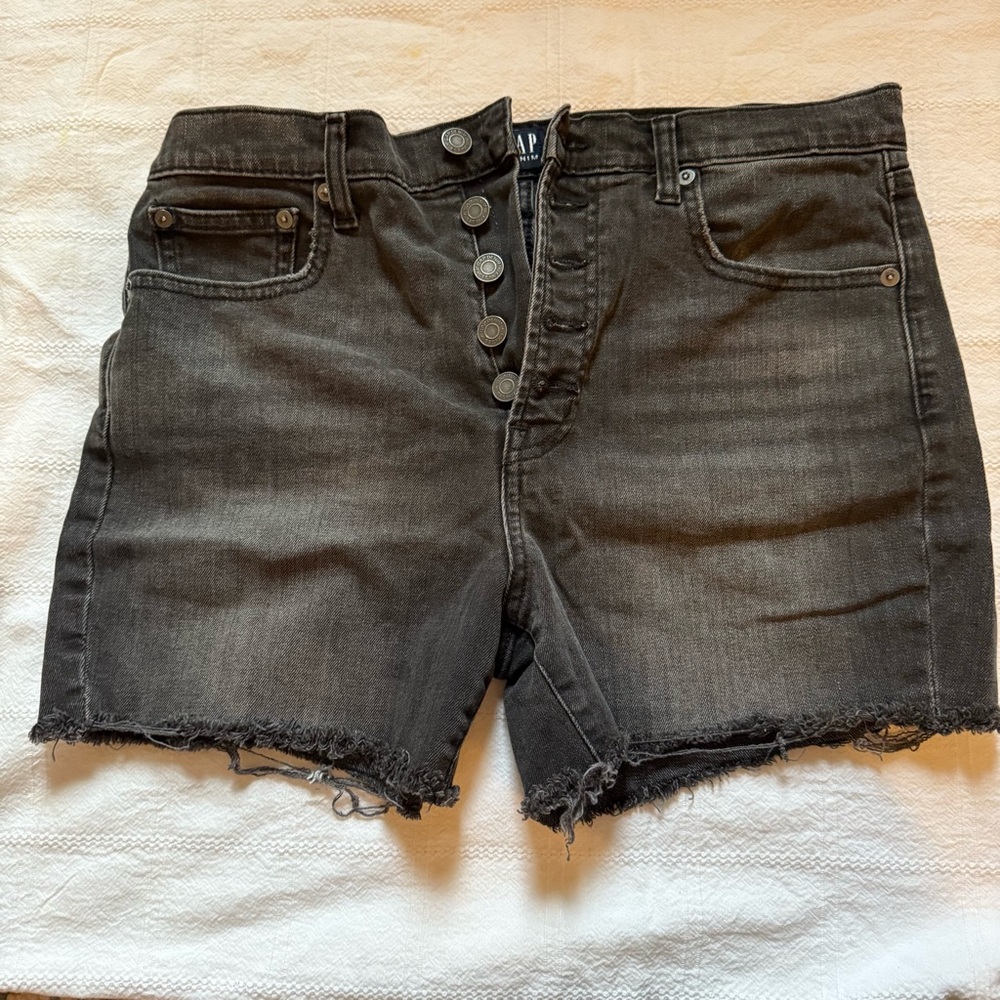 GAP High-waisted Distressed Black Denim Shorts| 4 inch inseam | Size 8/29R